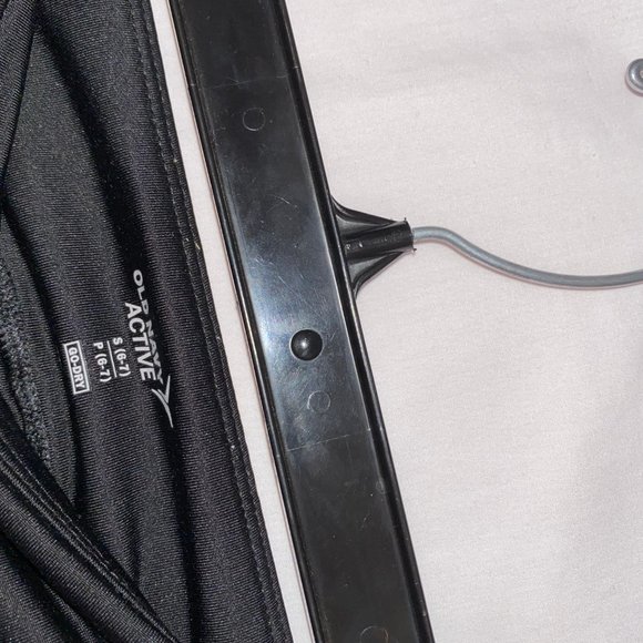 Black old navy athletic leggings w mesh detailing - Picture 3 of 3